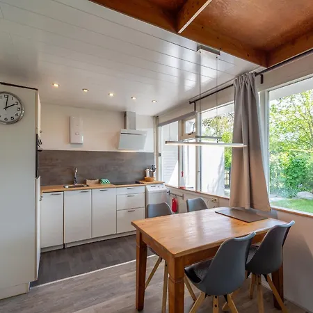Cozy With Garden Holiday home
