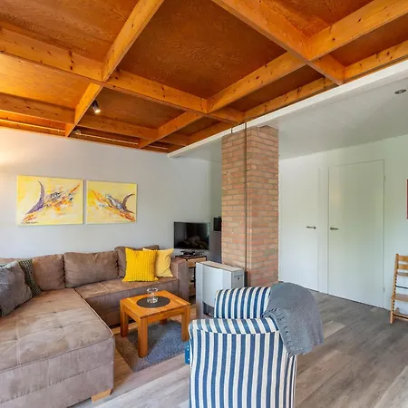 Cozy With Garden Holiday home *