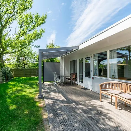 Holiday home Garnekuul 18 With Veranda Callantsoog